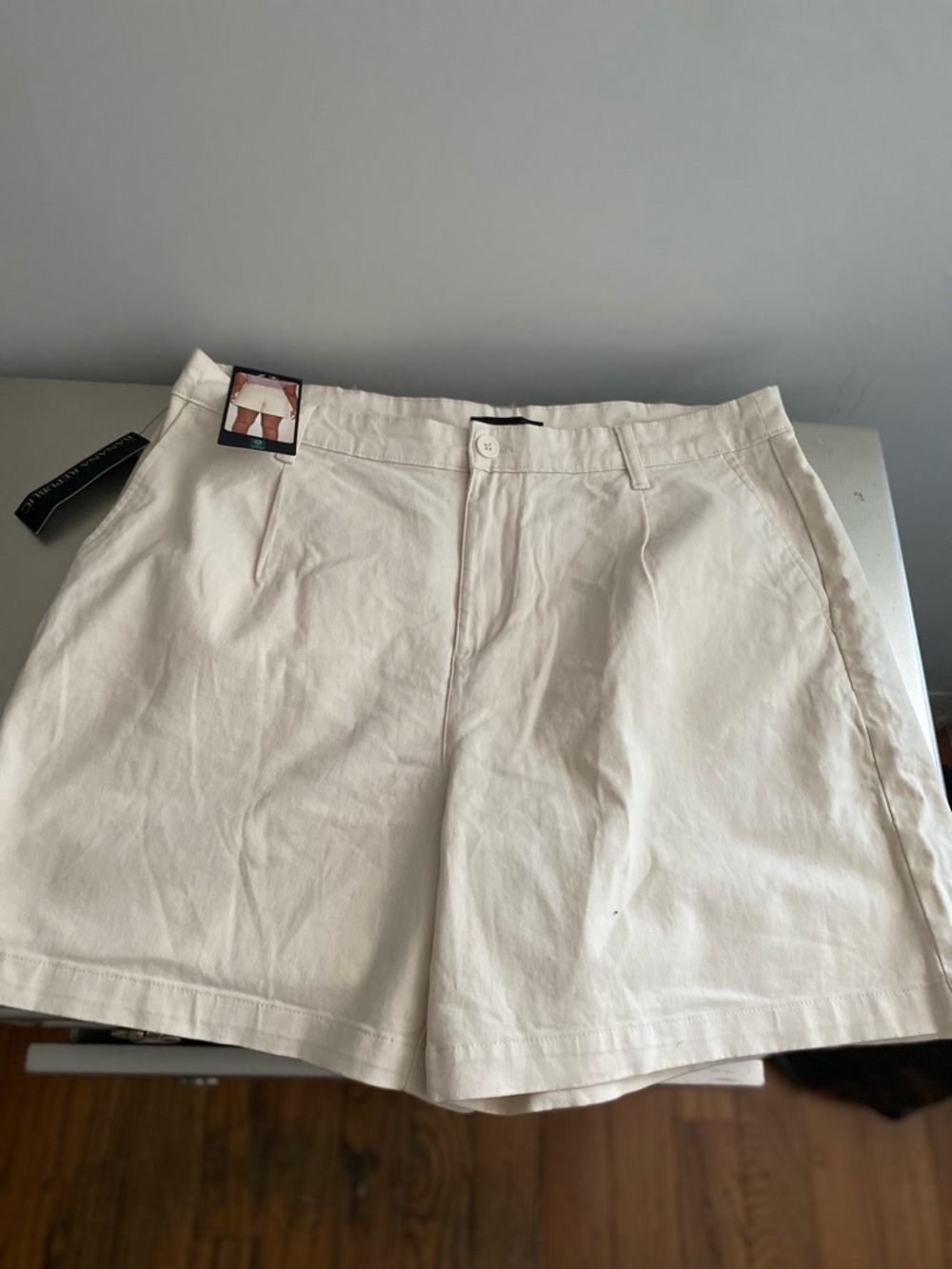 Banana Republic Cream Cotton Button-Front Shorts - Picture 2 of 4